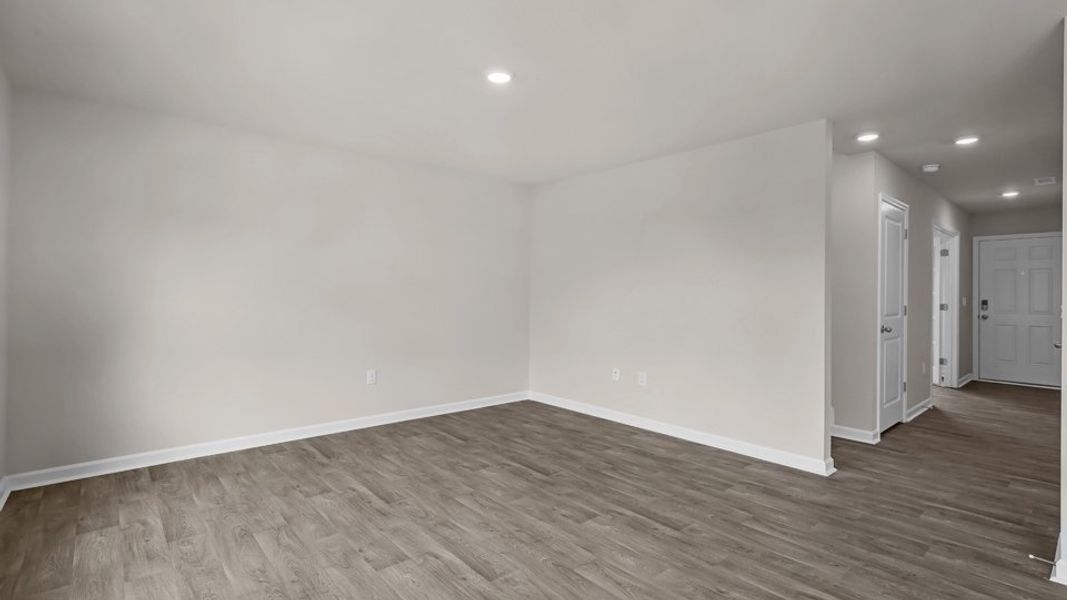 Spacious, unfurnished interior of a new home in Wilson's Ridge, Smithfield (Image 14).