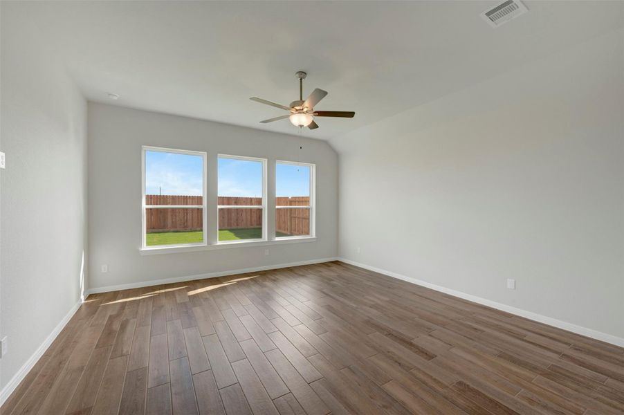 Spacious, unfurnished interior of a new home in Jordan Ranch - Terrace Collection, Fulshear (Image 20).