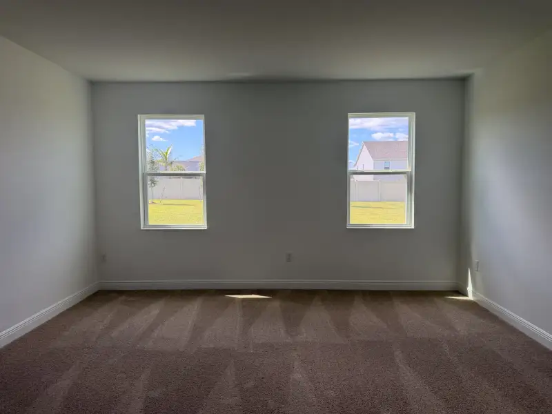 Spacious, unfurnished interior of a new home in Bargrove Estates, Mount Dora (Image 6).