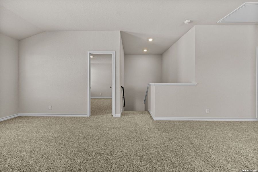 Spacious, unfurnished interior of a new home in Redbird Ranch, San Antonio (Image 23).