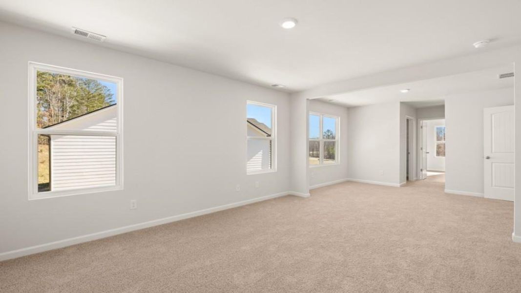 Spacious, unfurnished interior of a new home in Northwoods at Mirror Lake, Villa Rica (Image 12).