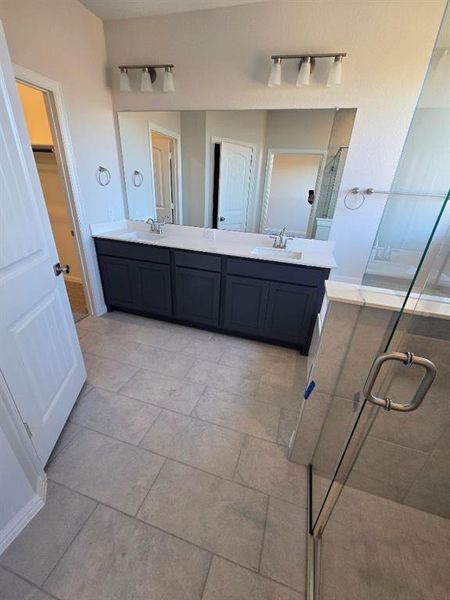 Furnished interior view inside a new home in Morningstar, Aledo (Image 6).