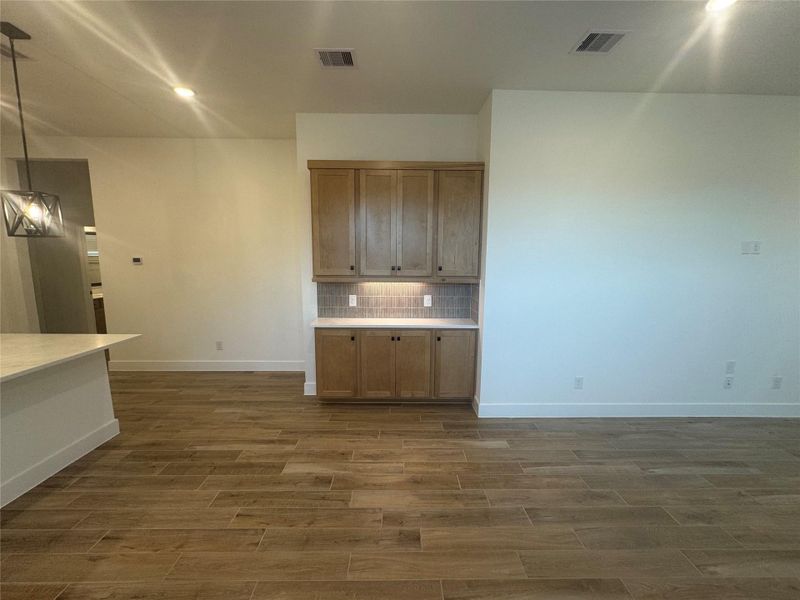 Spacious, unfurnished interior of a new home in Evergreen, Conroe (Image 13).
