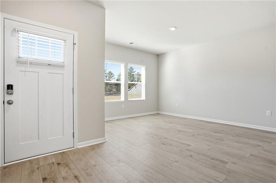 Spacious, unfurnished interior of a new home in The Woodlands Preserve, Jackson (Image 12).