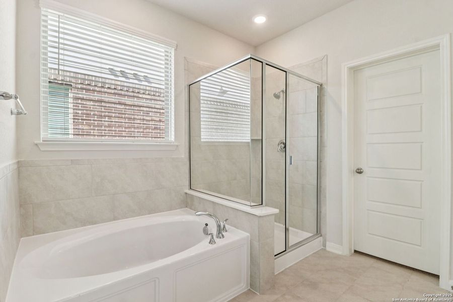 Furnished interior view inside a new home in Fox Falls, Boerne (Image 11). Furnished interior view inside a new home in Fox Falls, Boerne (Image 11).