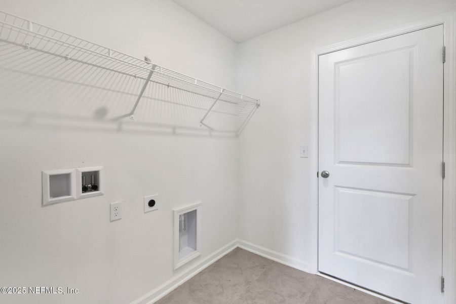 Spacious, unfurnished interior of a new home in Bellbrooke, Jacksonville (Image 14).