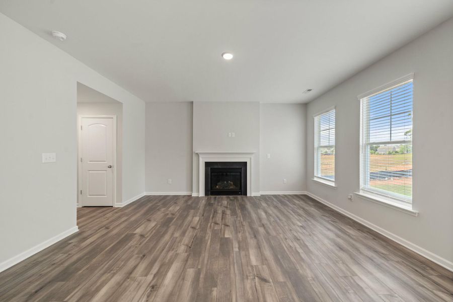 Spacious, unfurnished interior of a new home in Chandler Ridge, McLeansville (Image 17).