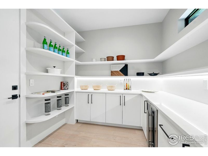 Oversized pantry with direct access from garage Oversized pantry with direct access from garage