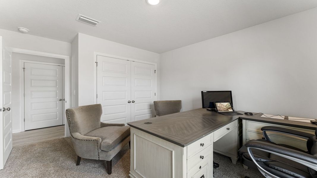 Representative furnished interior of a home built from the Callaway by D.R. Horton in Sunny Hills, Chipley (Image 13).