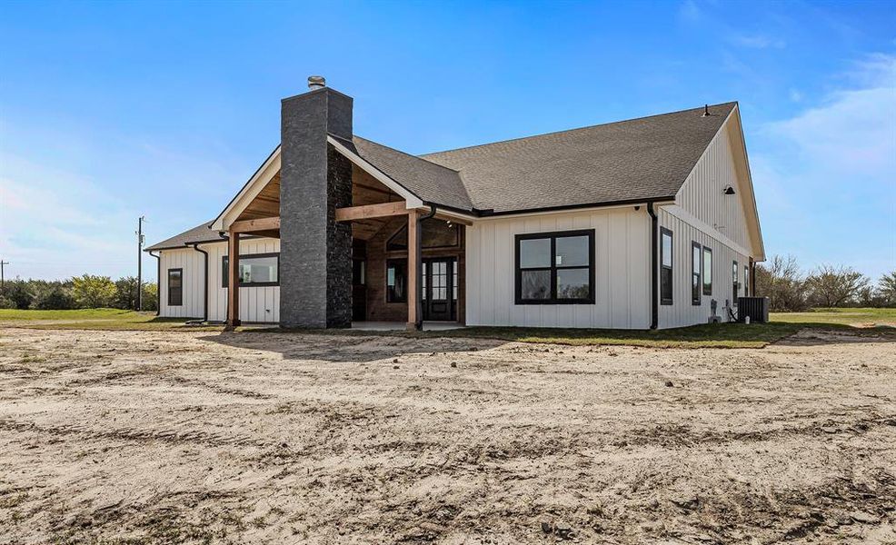 Exterior details and patio area of a home in , Quinlan (Image 3).