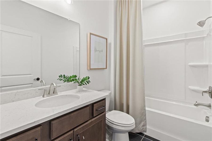 Furnished interior view inside a new home in Del Webb at Lake Oconee, Greensboro (Image 10).