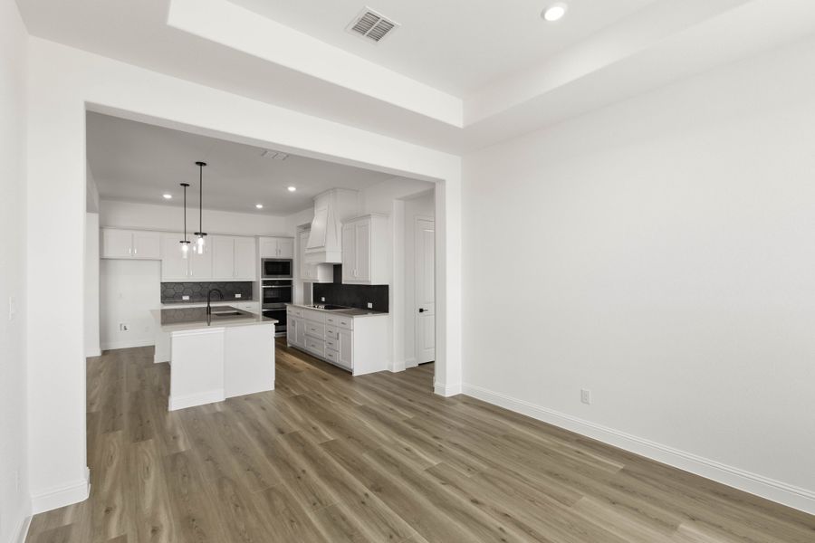 Spacious, unfurnished interior of a new home in Pecan Acres, Red Oak (Image 15). Spacious, unfurnished interior of a new home in Pecan Acres, Red Oak (Image 15).