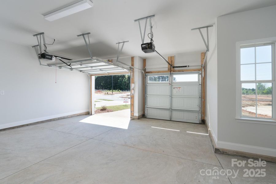 Spacious, unfurnished interior of a new home in Pine Trace, Gastonia (Image 19).