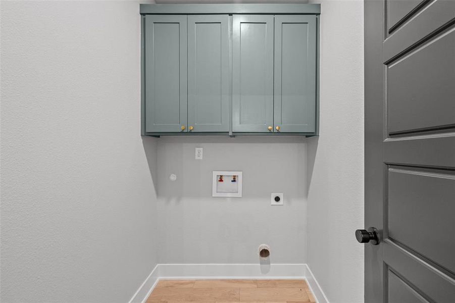 Spacious, unfurnished interior of a new home in , Granbury (Image 19). Spacious, unfurnished interior of a new home in , Granbury (Image 19).