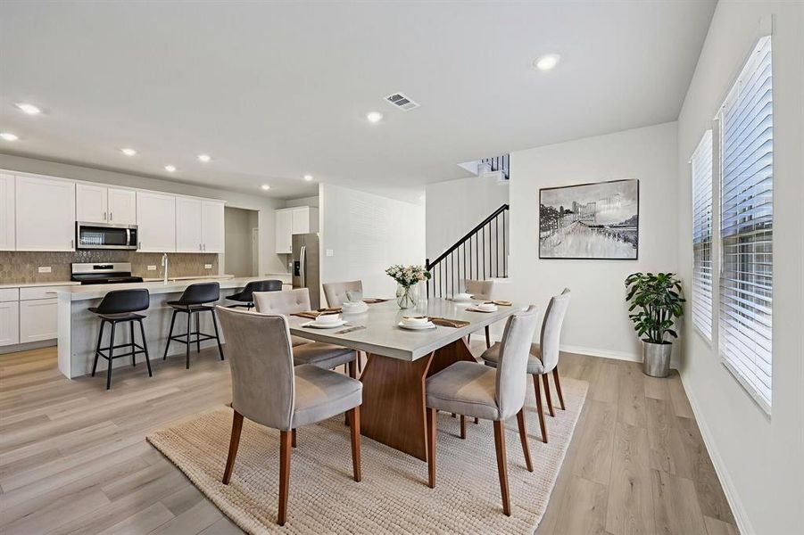 Furnished interior view inside a new home in Southridge - Signature Series, McKinney (Image 11). Furnished interior view inside a new home in Southridge - Signature Series, McKinney (Image 11).