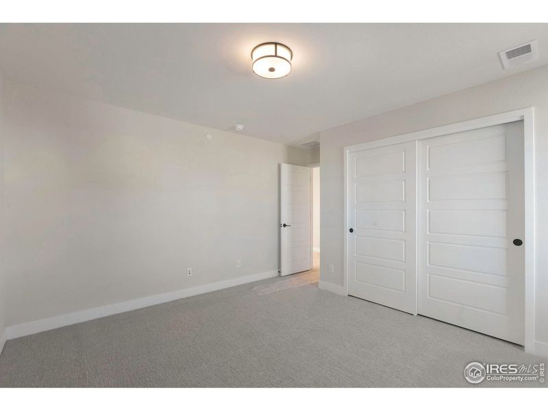 Spacious, unfurnished interior of a new home in , Superior (Image 19).