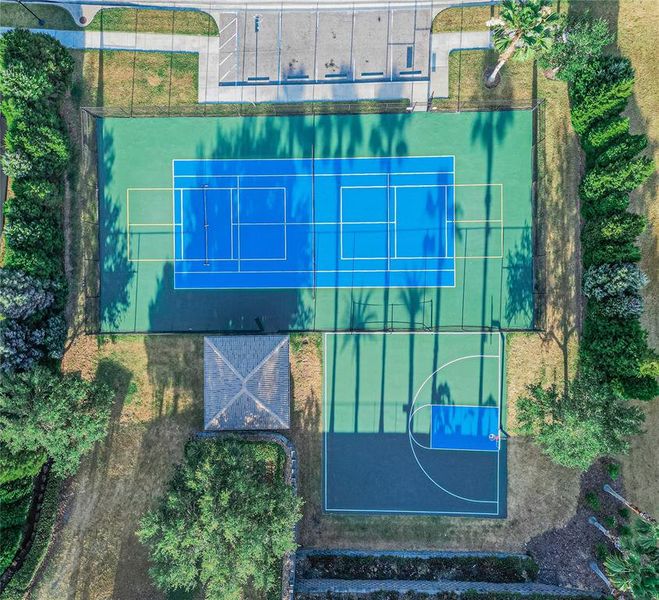 Community amenities in , Auburndale (Image 41).