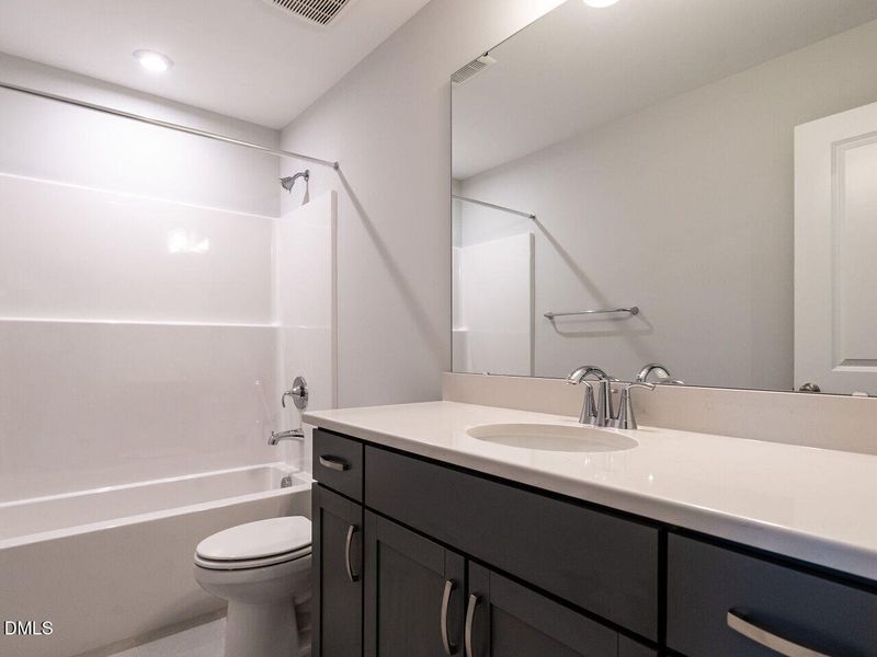 027-1280x960-bathroom