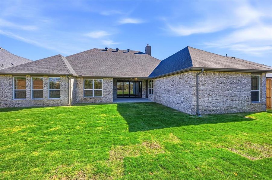 Exterior details and patio area of a home in LeTara, Haslet (Image 4).