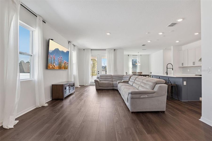 Furnished interior view inside a new home in , Minneola (Image 6).