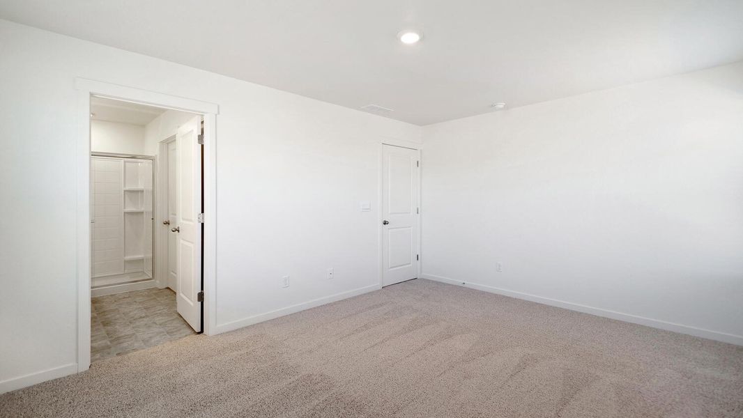 Spacious, unfurnished interior of a new home in Westgate, Greeley (Image 17).