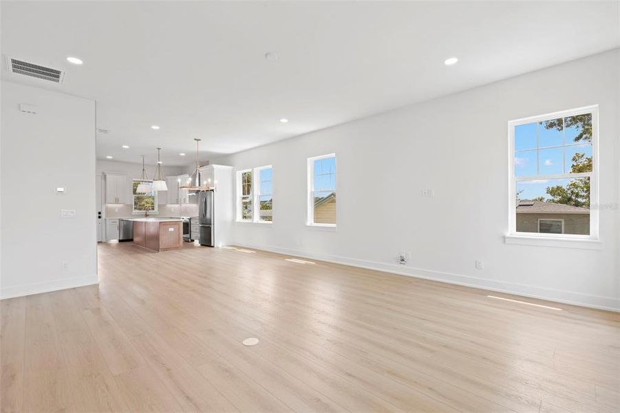 Spacious, unfurnished interior of a new home in , St. Petersburg (Image 19). Spacious, unfurnished interior of a new home in , St. Petersburg (Image 19).