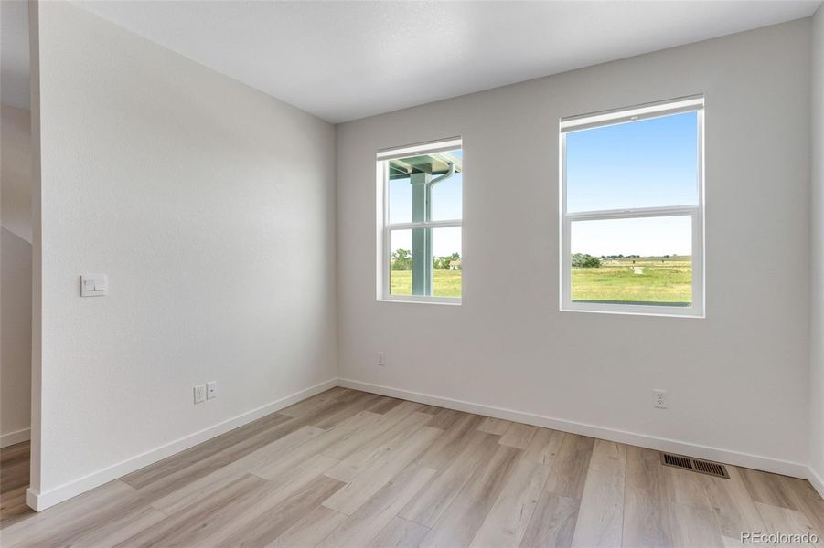 Spacious, unfurnished interior of a new home in Vista Meadows, Fort Lupton (Image 15).