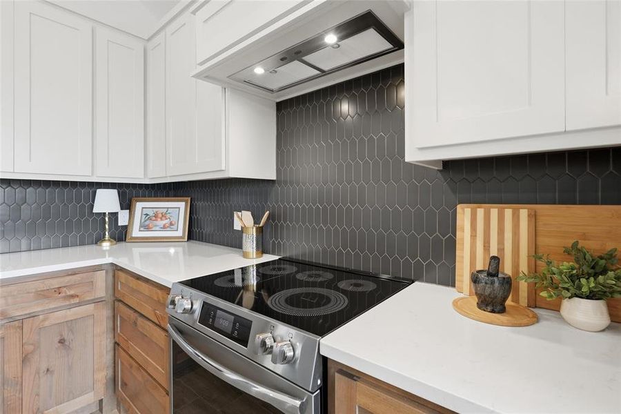 Furnished interior view inside a new home in , Tolar (Image 32).