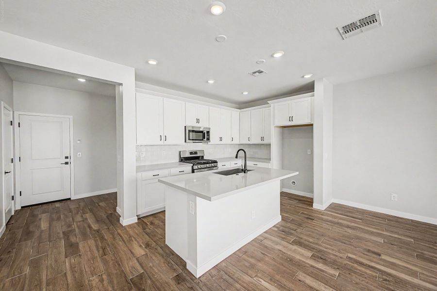 Furnished interior view inside a new home in Citrus Park, Goodyear (Image 3).