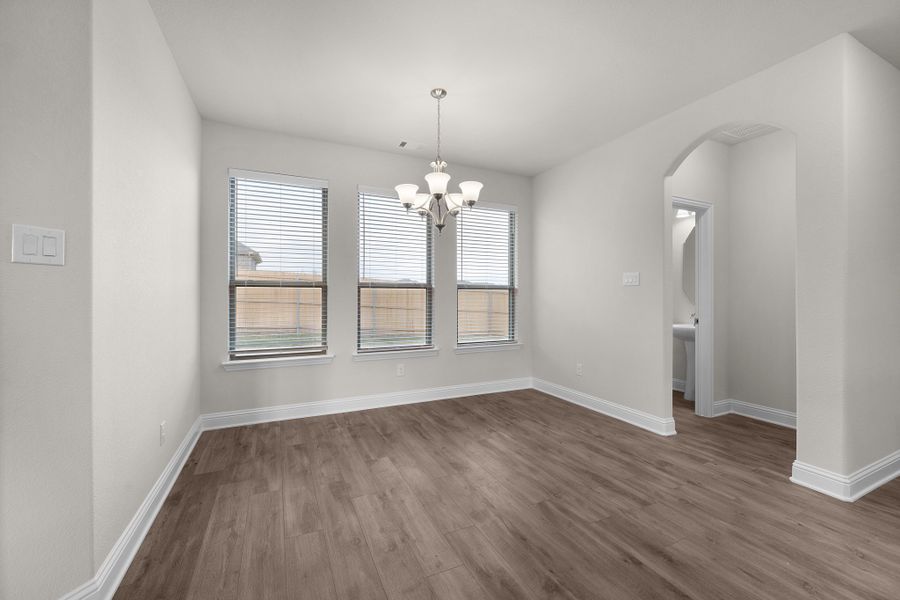Spacious, unfurnished interior of a new home in Summerwood, Red Oak (Image 21).