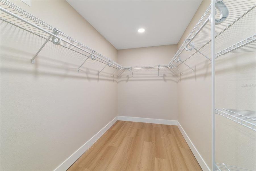 Spacious, unfurnished interior of a new home in , Dunnellon (Image 41).
