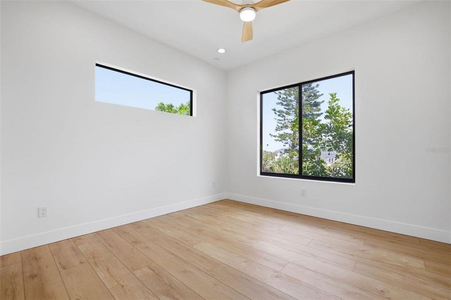 Spacious, unfurnished interior of a new home in , St. Petersburg (Image 44).