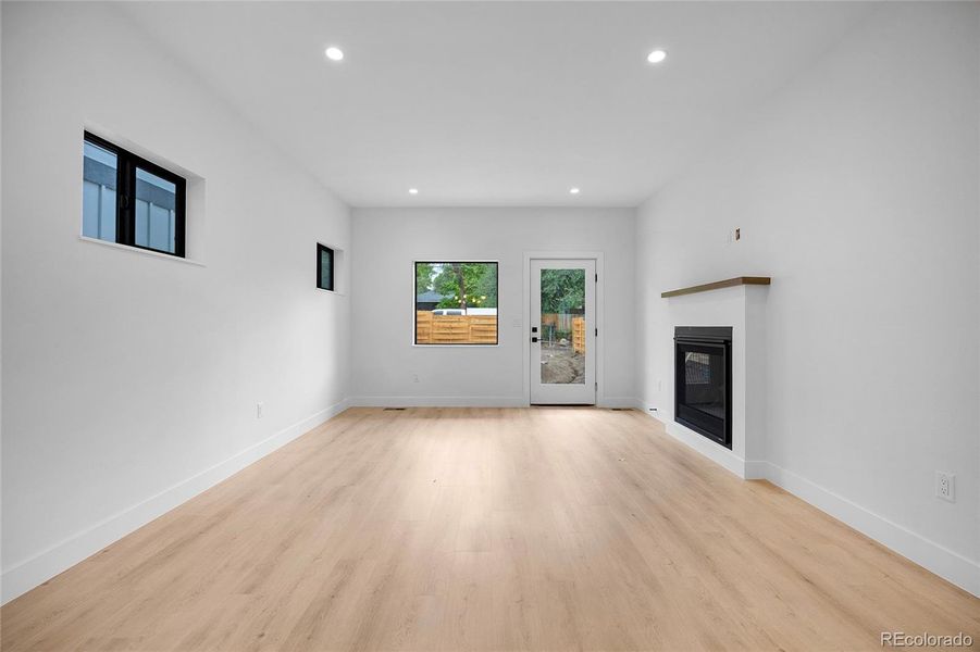 Spacious, unfurnished interior of a new home in , Denver (Image 20).