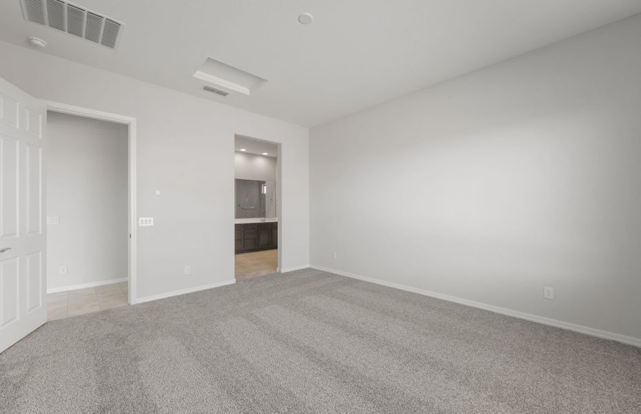 Spacious, unfurnished interior of a new home in Visara, Surprise (Image 31).