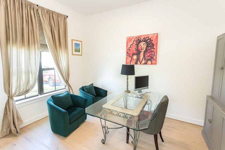 Furnished interior view inside a new home in Cross Creek West, Fulshear (Image 18).