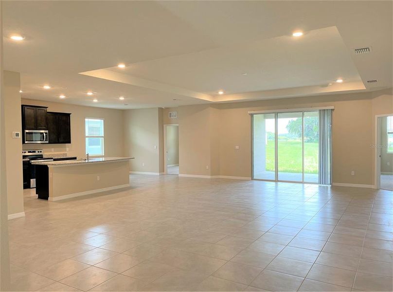 Spacious, unfurnished interior of a new home in , Dade City (Image 35).