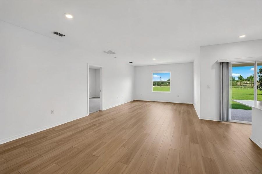 Spacious, unfurnished interior of a new home in Waterstone, Groveland (Image 11).