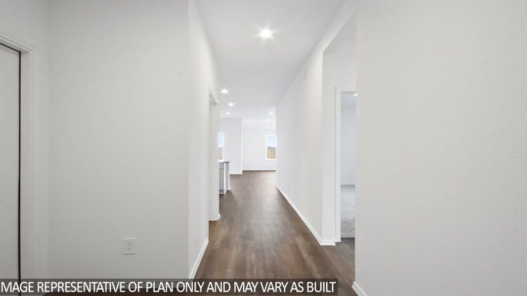 Spacious, unfurnished interior of a new home in Porters Mill, New Caney (Image 7).