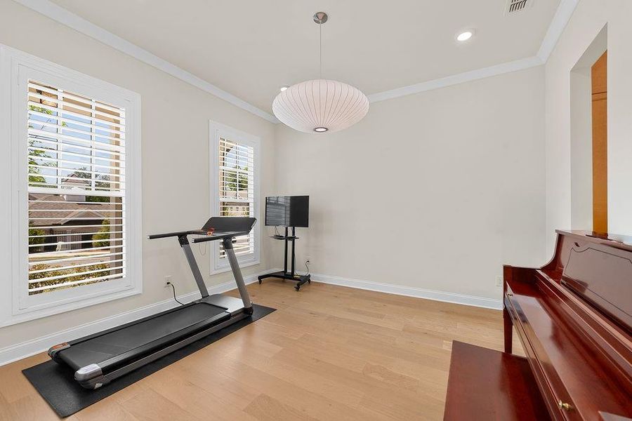 Furnished interior view inside a new home in , Alpharetta (Image 5).