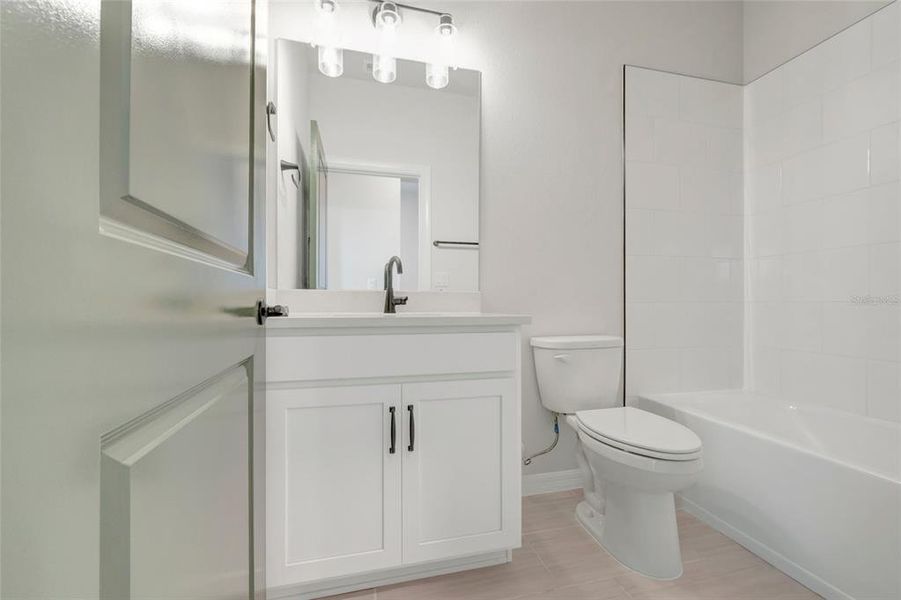 Furnished interior view inside a new home in Eastlyn, Bradenton (Image 11).