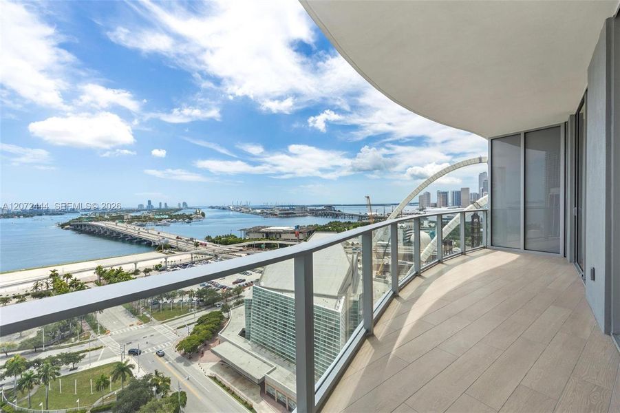 Condo located in Miami, FL showcasing its design and architecture (Image 17).