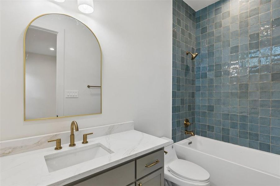 Furnished interior view inside a new home in , Dallas (Image 11).