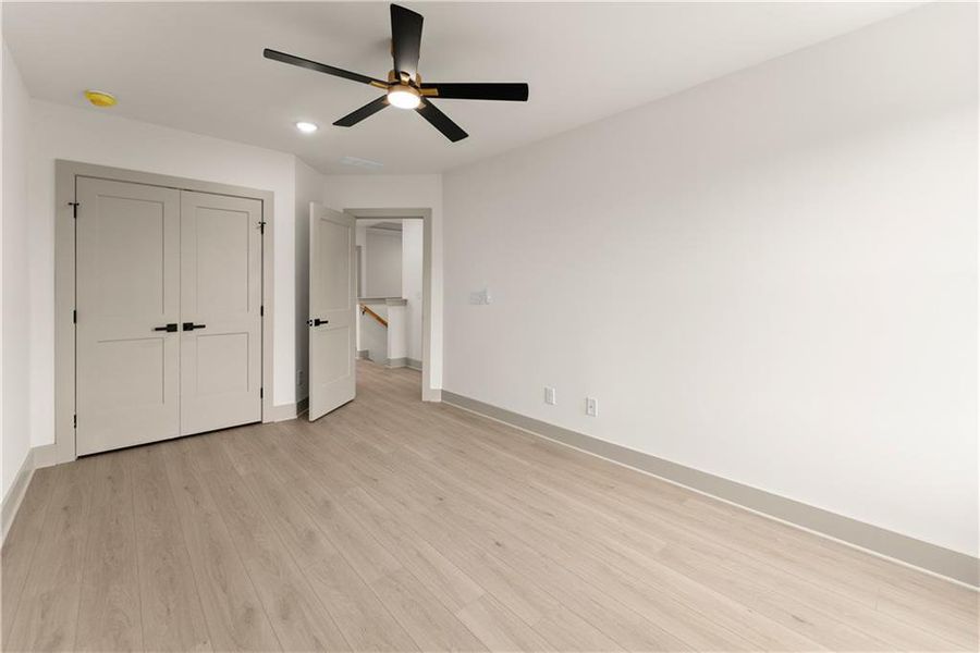 Spacious, unfurnished interior of a new home in , Jefferson (Image 38).