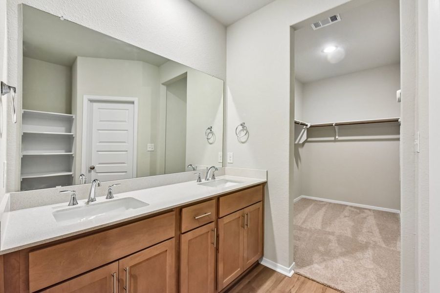 Furnished interior view inside a new home in Edgebrooke, Pflugerville (Image 11).