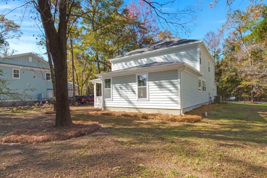 Exterior details and patio area of a home in , Hollywood (Image 3).