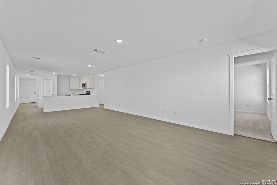 Spacious, unfurnished interior of a new home in , New Braunfels (Image 13).