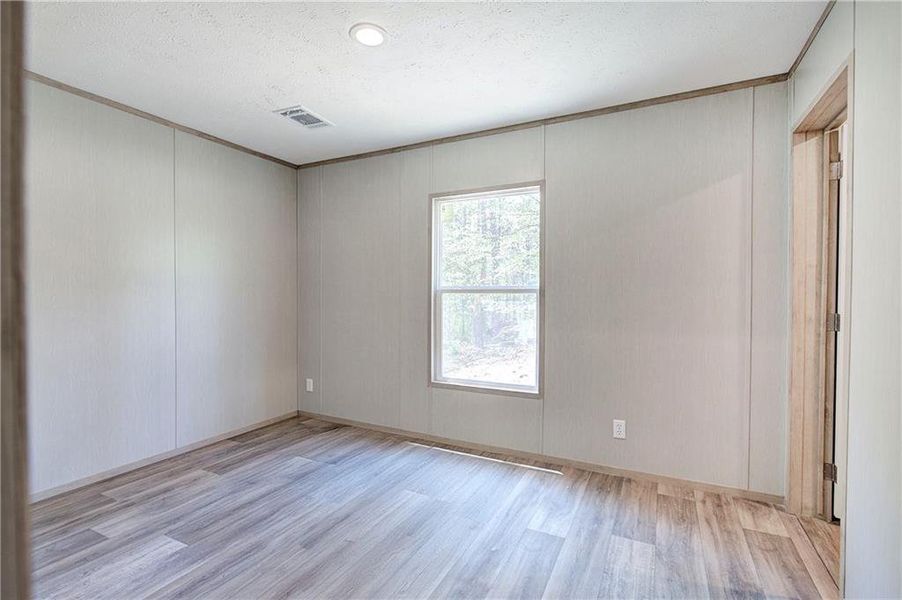 Spacious, unfurnished interior of a new home in , Talking Rock (Image 12).