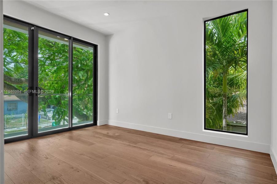 Spacious, unfurnished interior of a new home in , Miami (Image 20).