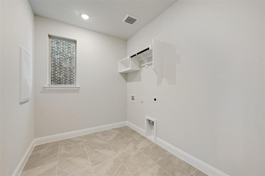 Spacious, unfurnished interior of a new home in Arbors at Legacy Hills, Celina (Image 17). Spacious, unfurnished interior of a new home in Arbors at Legacy Hills, Celina (Image 17).