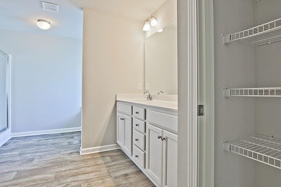 Image 34 of a home in .